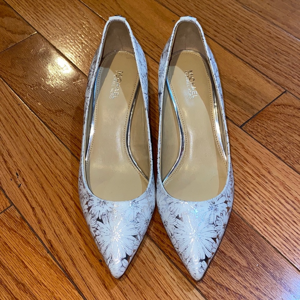 🔥🔥🔥NEW Michael Kors Floral Pumps Heels